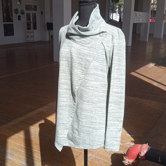 Danskin sage white and gray long sleeve asymmetrical athletic/ Leisure wear top - Picture 4 of 12